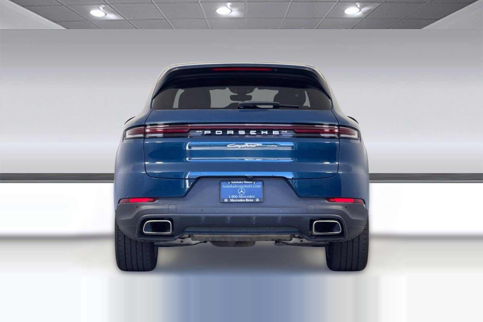Used 2024 Porsche Cayenne AWD/4WD image 9