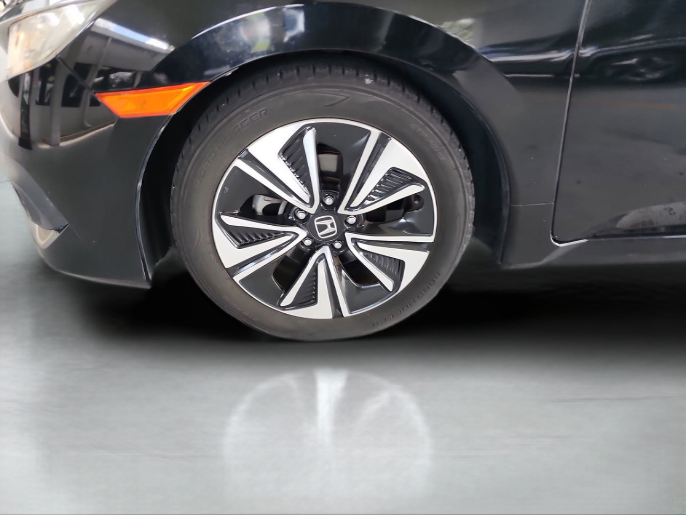 Used 2018 Honda Civic EX-T image 24