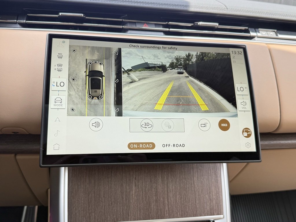 New 2025 Land Rover Range Rover SE image 27