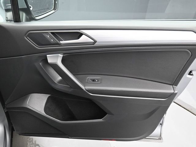 Used 2022 Volkswagen Tiguan S image 32
