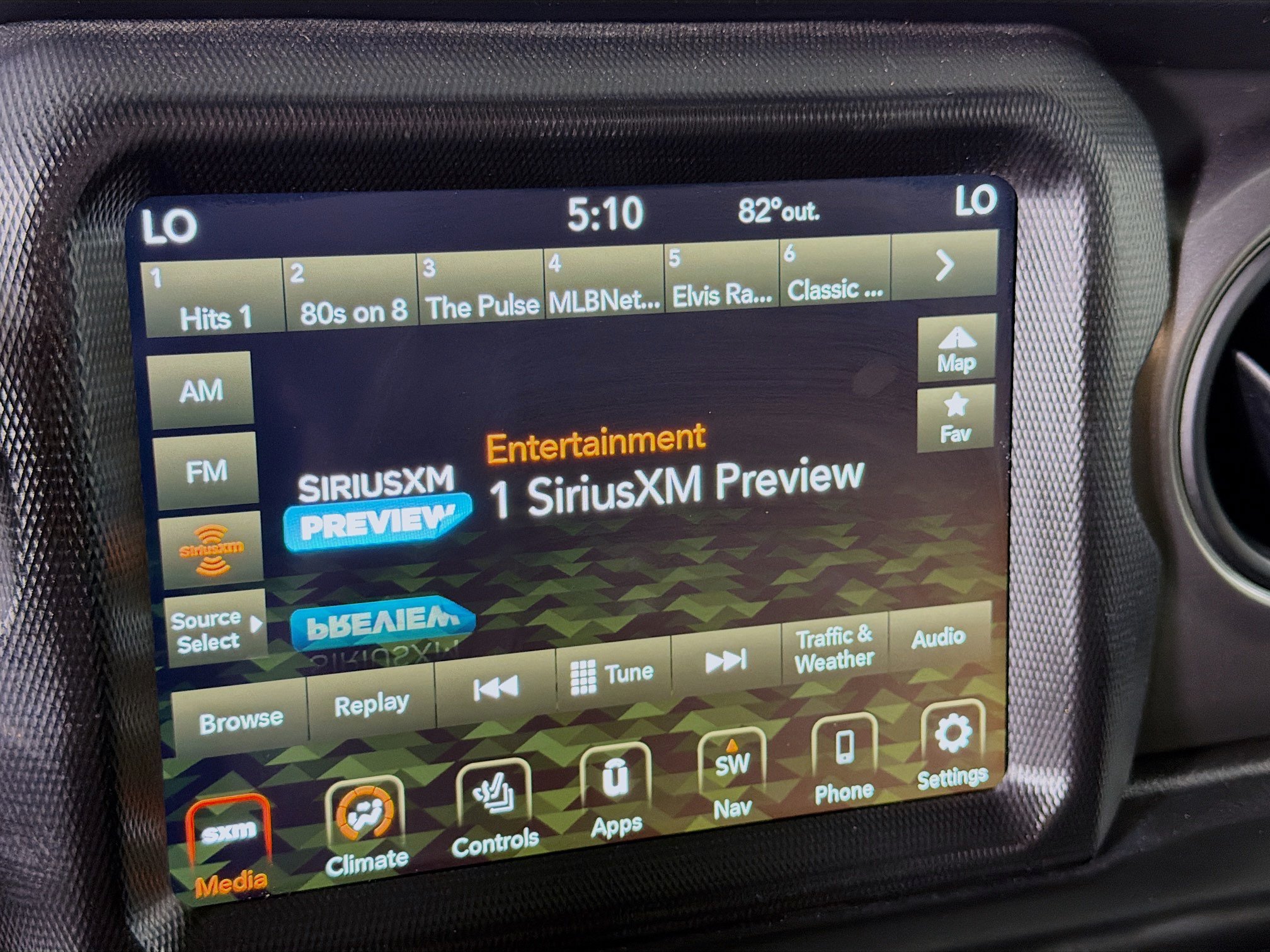 Used 2023 Jeep Wrangler Unlimited w/ Sun & Screen Package AWD/4WD image 21