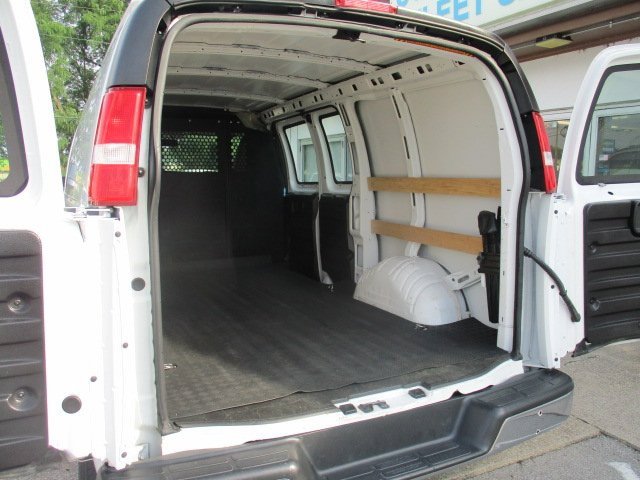 Used 2022 Chevrolet Express 2500 w/ Driver Convenience Package image 6