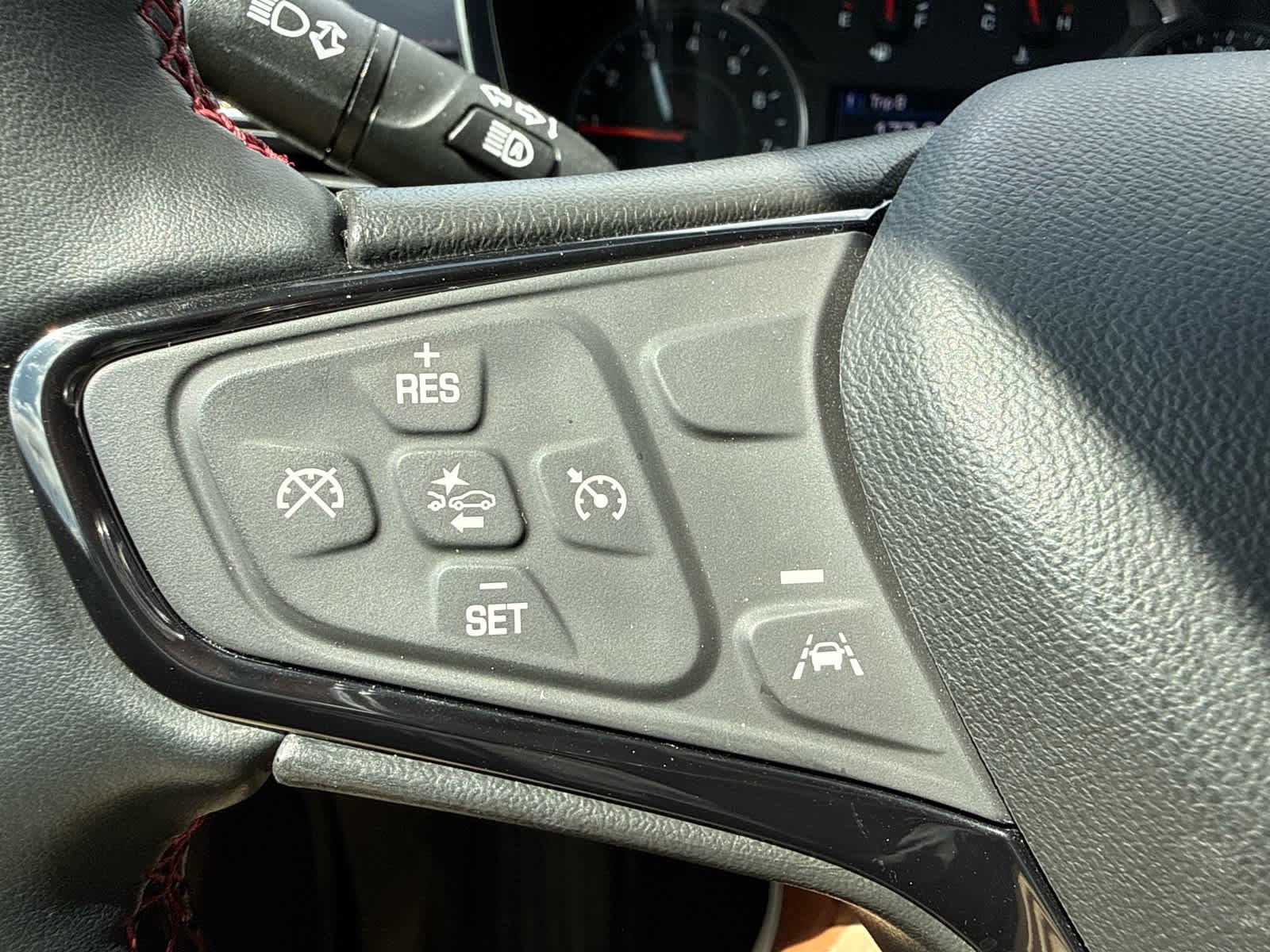 Used 2023 Chevrolet Equinox RS AWD/4WD image 10