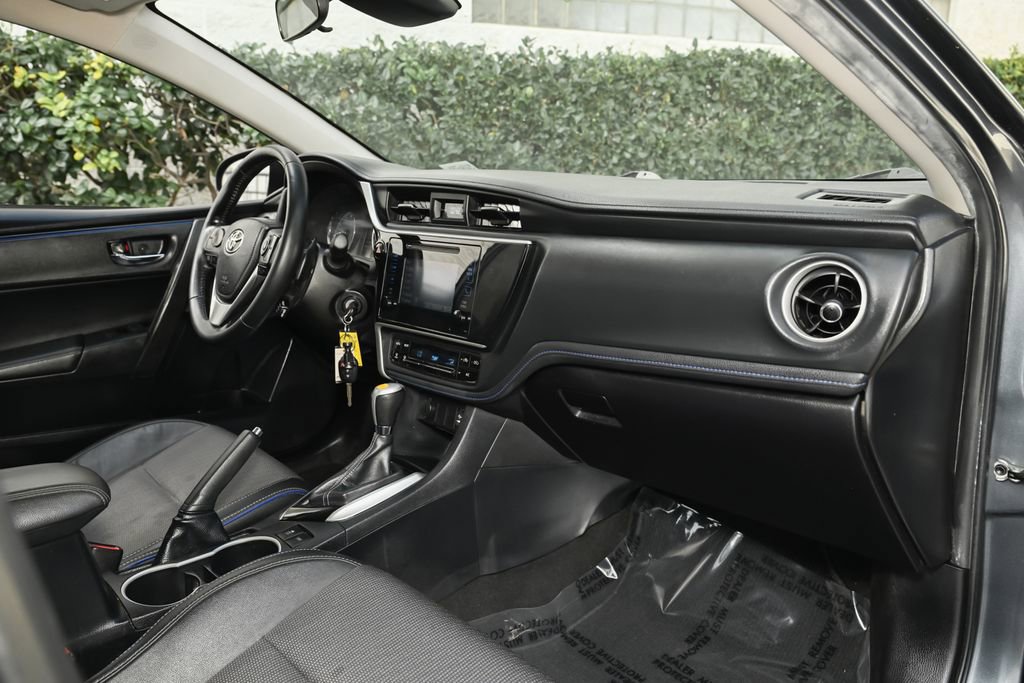 Used 2018 Toyota Corolla SE w/ Carpet Mat Package (TMS) FWD image 37