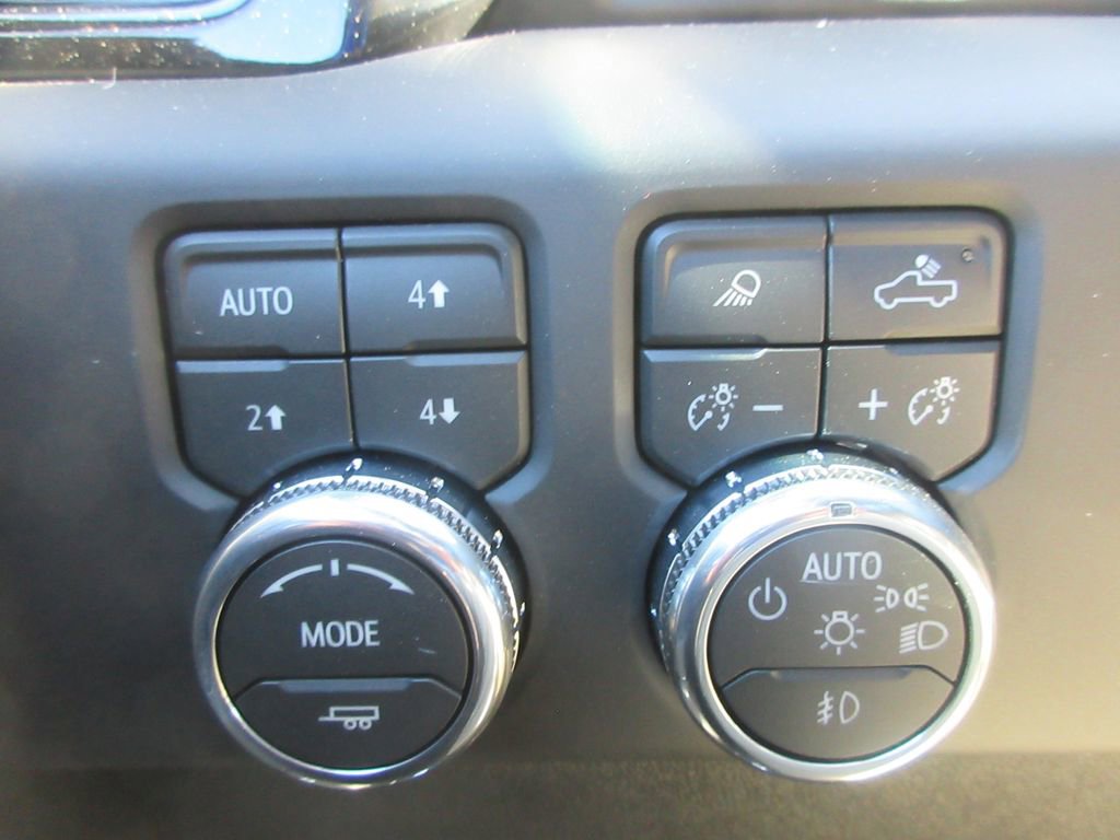 New 2026 GMC Sierra 3500 AT4 w/ AT4 Premium Plus Package AWD/4WD image 17