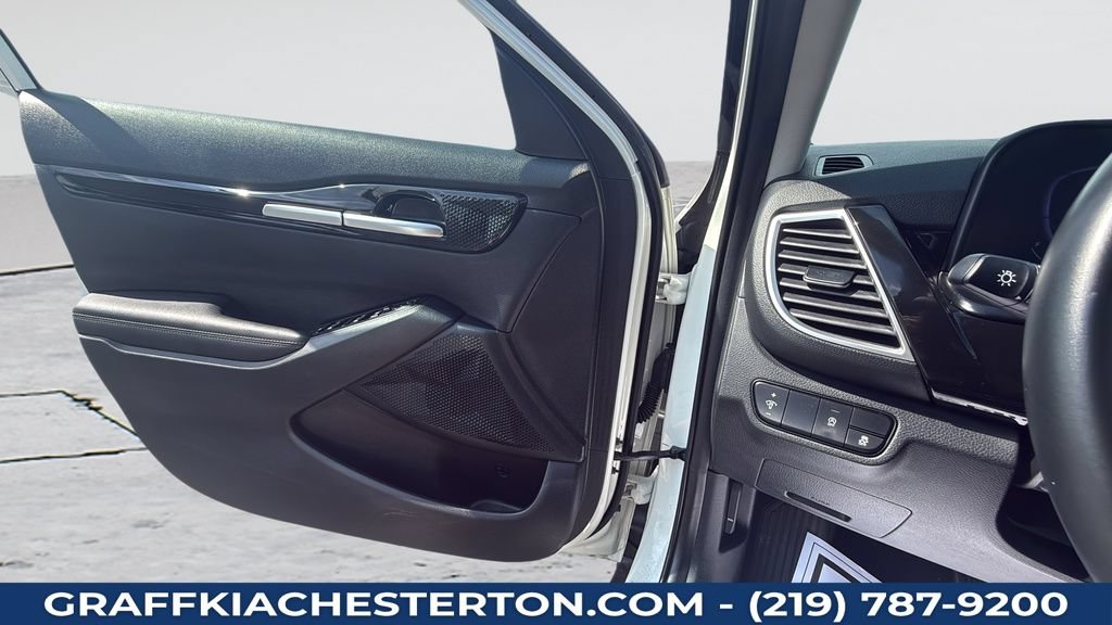 Used 2025 Kia Seltos S AWD/4WD image 27