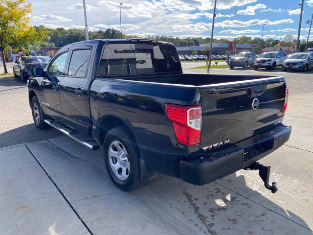 Used 2018 Nissan Titan SV AWD/4WD image 7