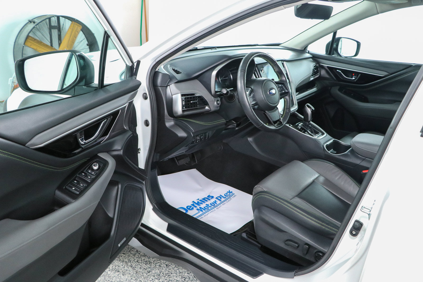 Used 2025 Subaru Outback Onyx Edition AWD/4WD image 3