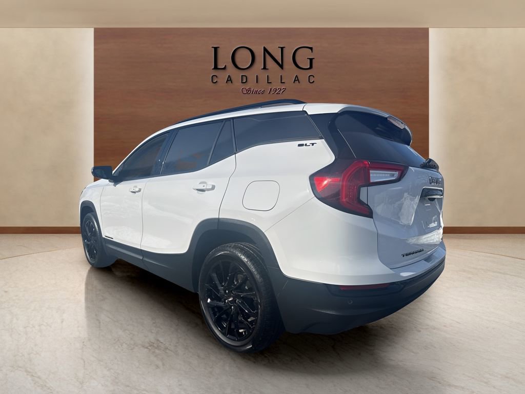 Used 2024 GMC Terrain SLT w/ Tech Package image 3