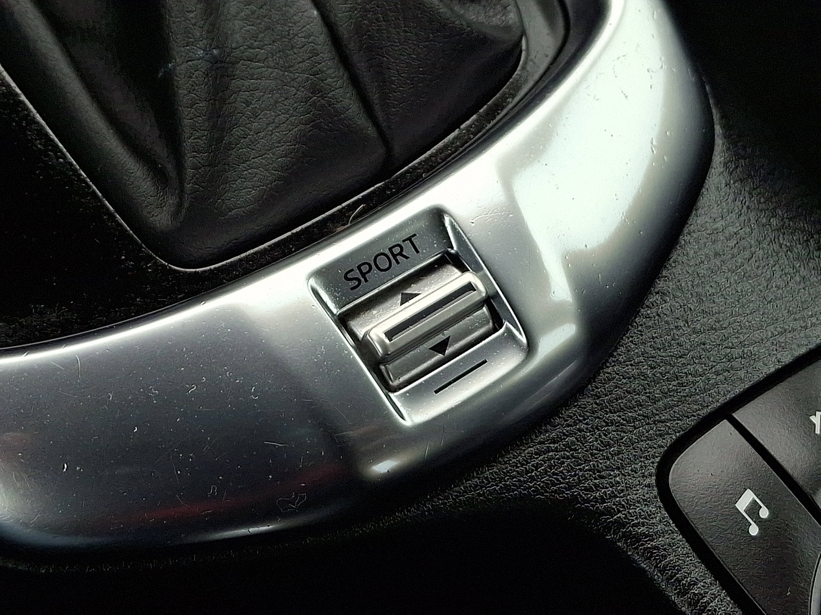 Used 2019 Toyota Yaris LE image 24