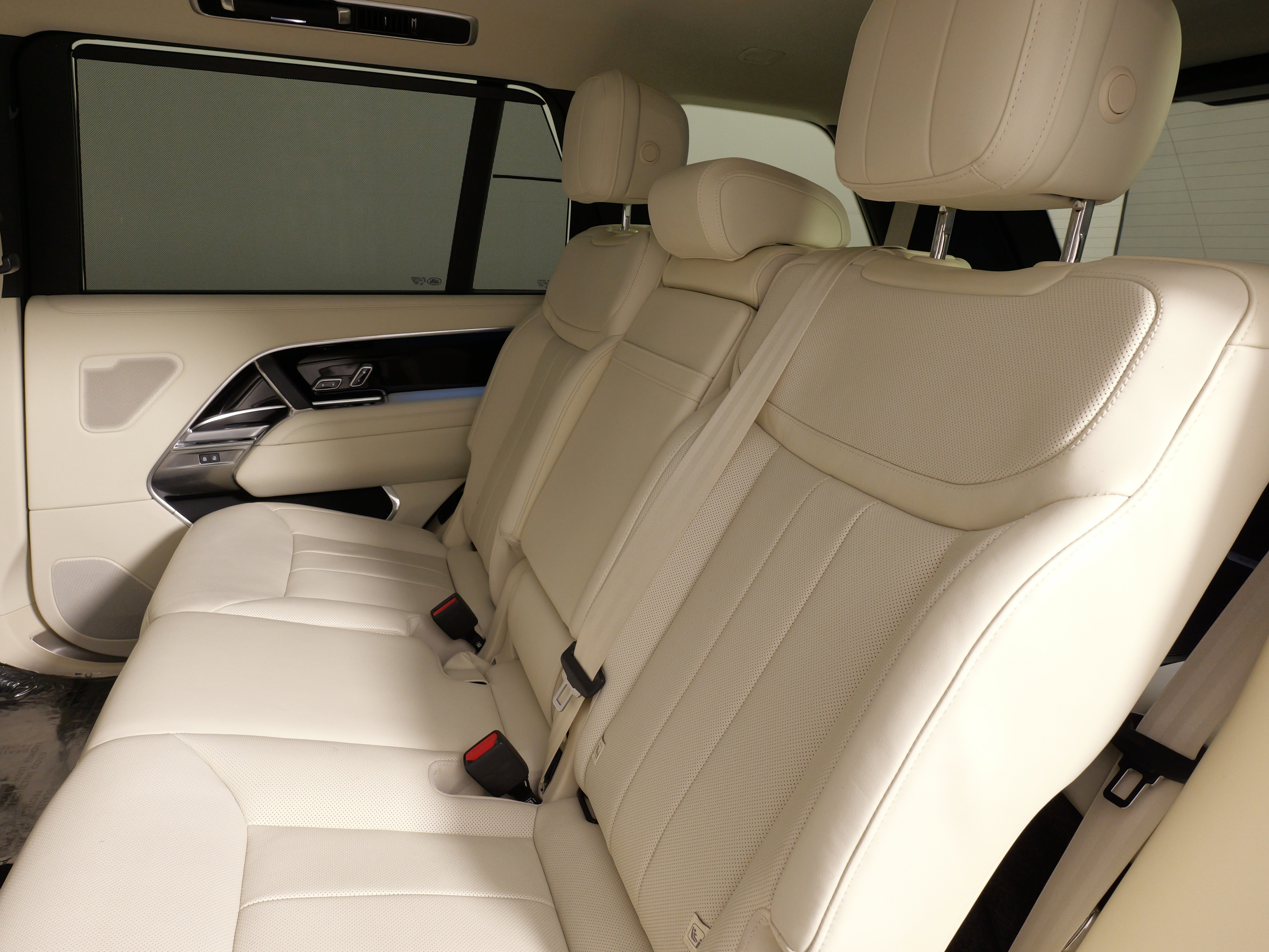 Used 2025 Land Rover Range Rover Long Wheelbase SE image 38