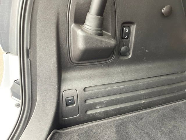 Used 2011 Lincoln MKX AWD w/ 102A Rapid Spec Order Code image 32