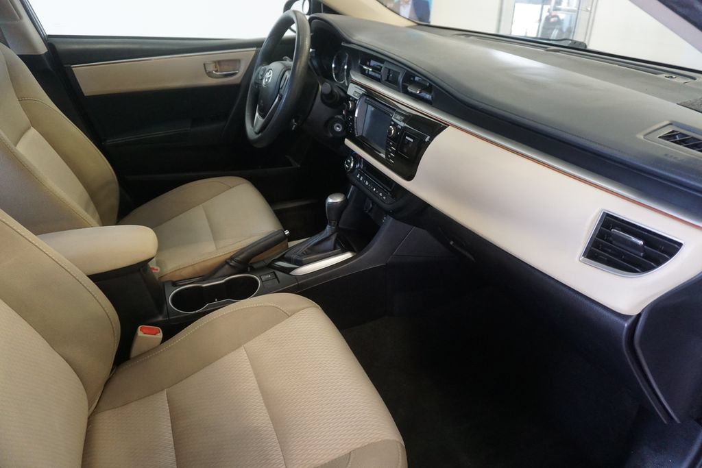 Used 2015 Toyota Corolla LE FWD image 22