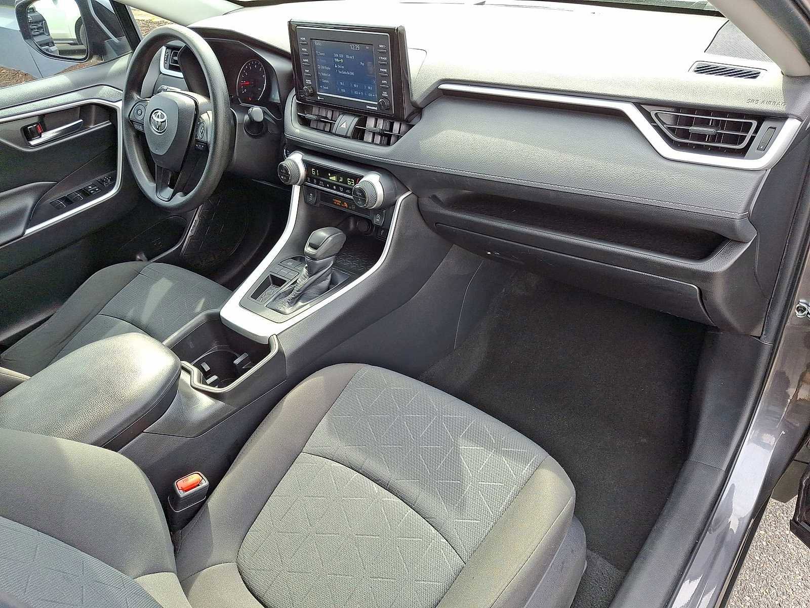 Used 2022 Toyota RAV4 XLE image 33