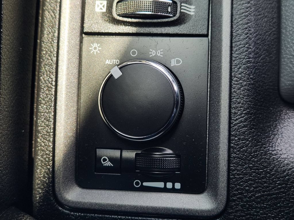 Used 2019 RAM 1500 Tradesman w/ Chrome Plus Package RWD image 22