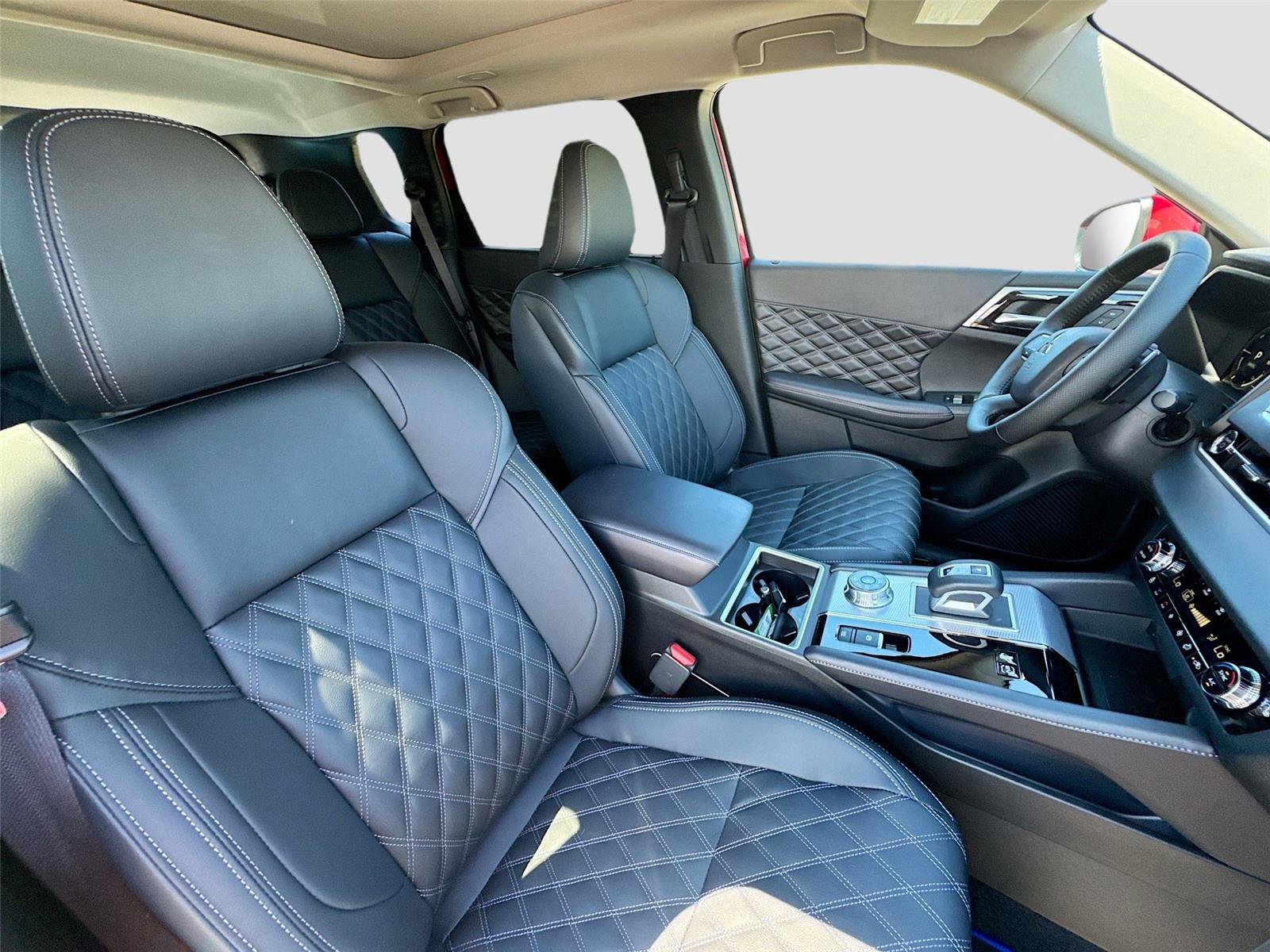 New 2025 Mitsubishi Outlander SEL image 29