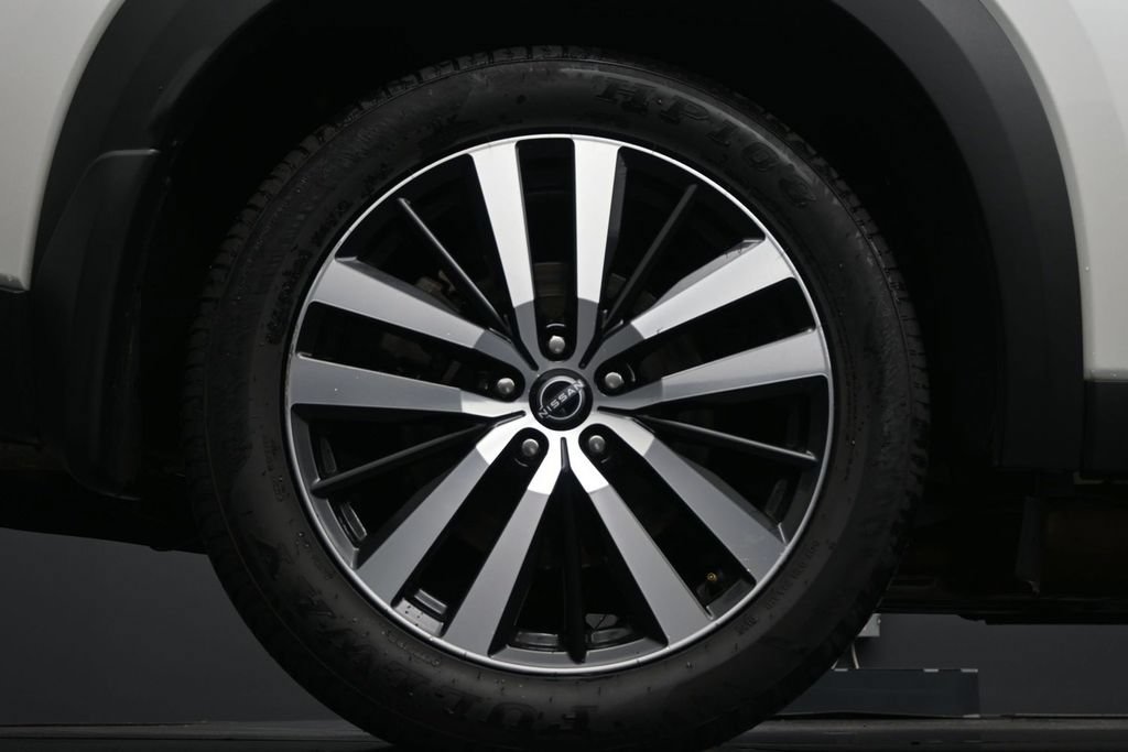 Certified 2023 Nissan Pathfinder Platinum FWD image 12