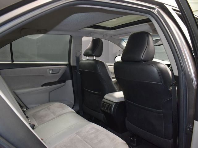 Used 2017 Toyota Camry XSE w/ Moonroof Package FWD image 11