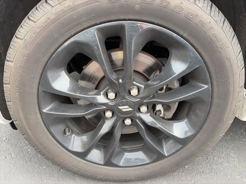 Used 2020 Dodge Durango R/T w/ Blacktop Package AWD/4WD image 2