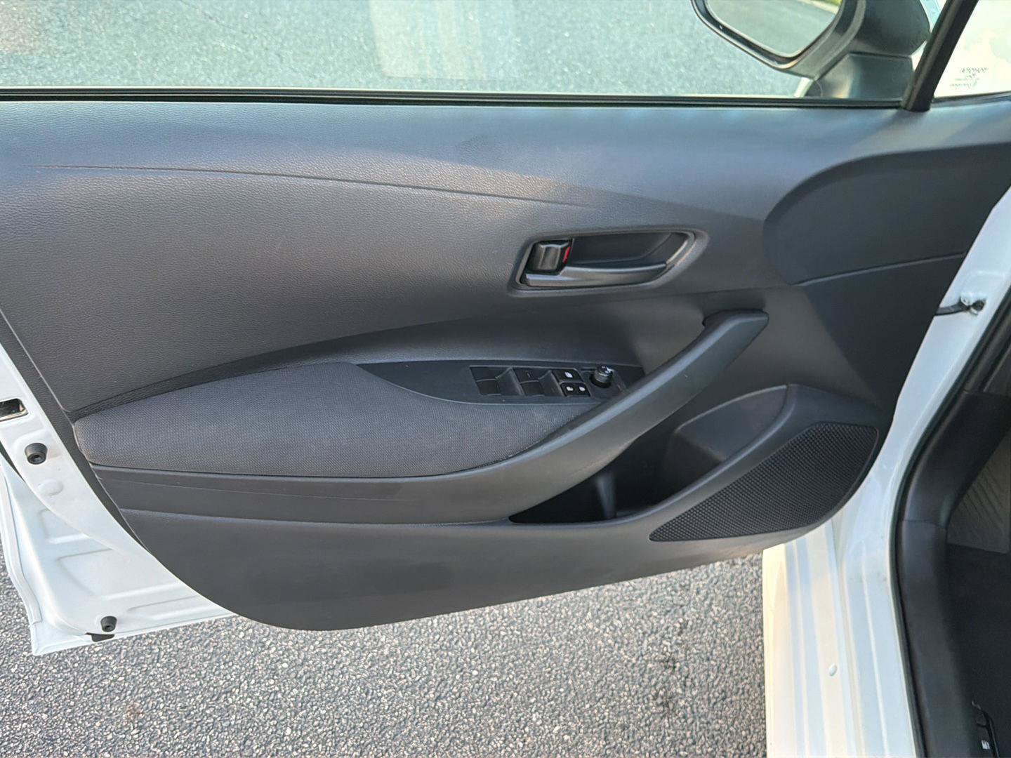 Certified 2025 Toyota Corolla LE FWD image 16