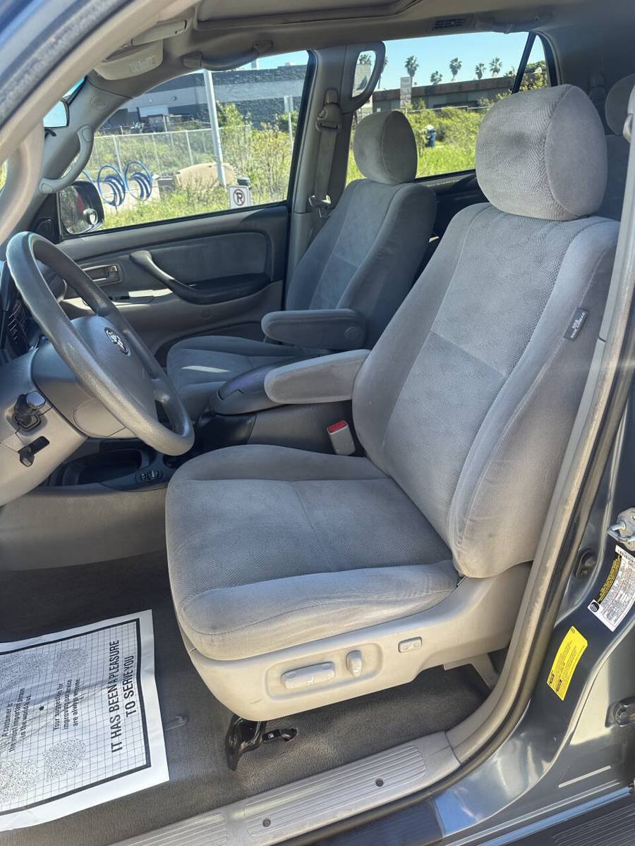 Used 2005 Toyota Sequoia SR5 RWD image 11