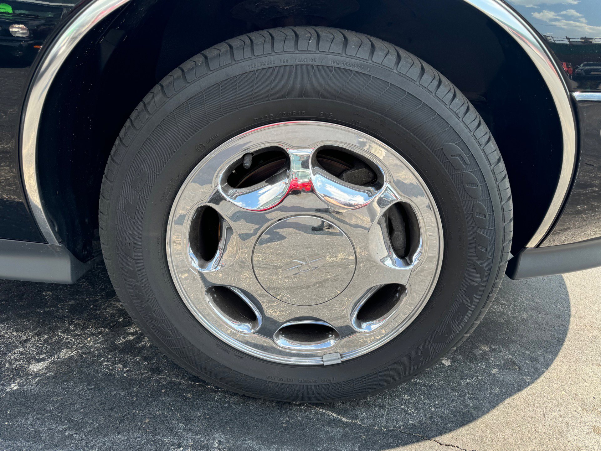 Used 1998 Buick Riviera Supercharged Coupe w/ Prestige Opt Pkg image 37