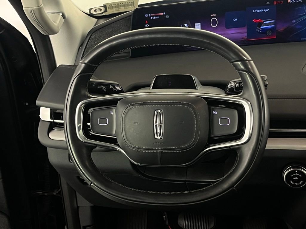 Used 2025 Lincoln Navigator L Reserve image 16