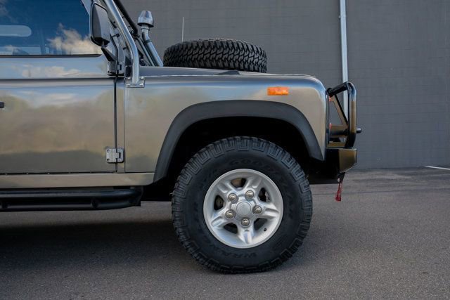 Used 1993 Land Rover Defender 110 image 28
