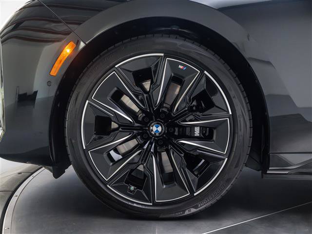 Used 2026 BMW i7 eDrive50 w/ M Sport Package RWD image 12