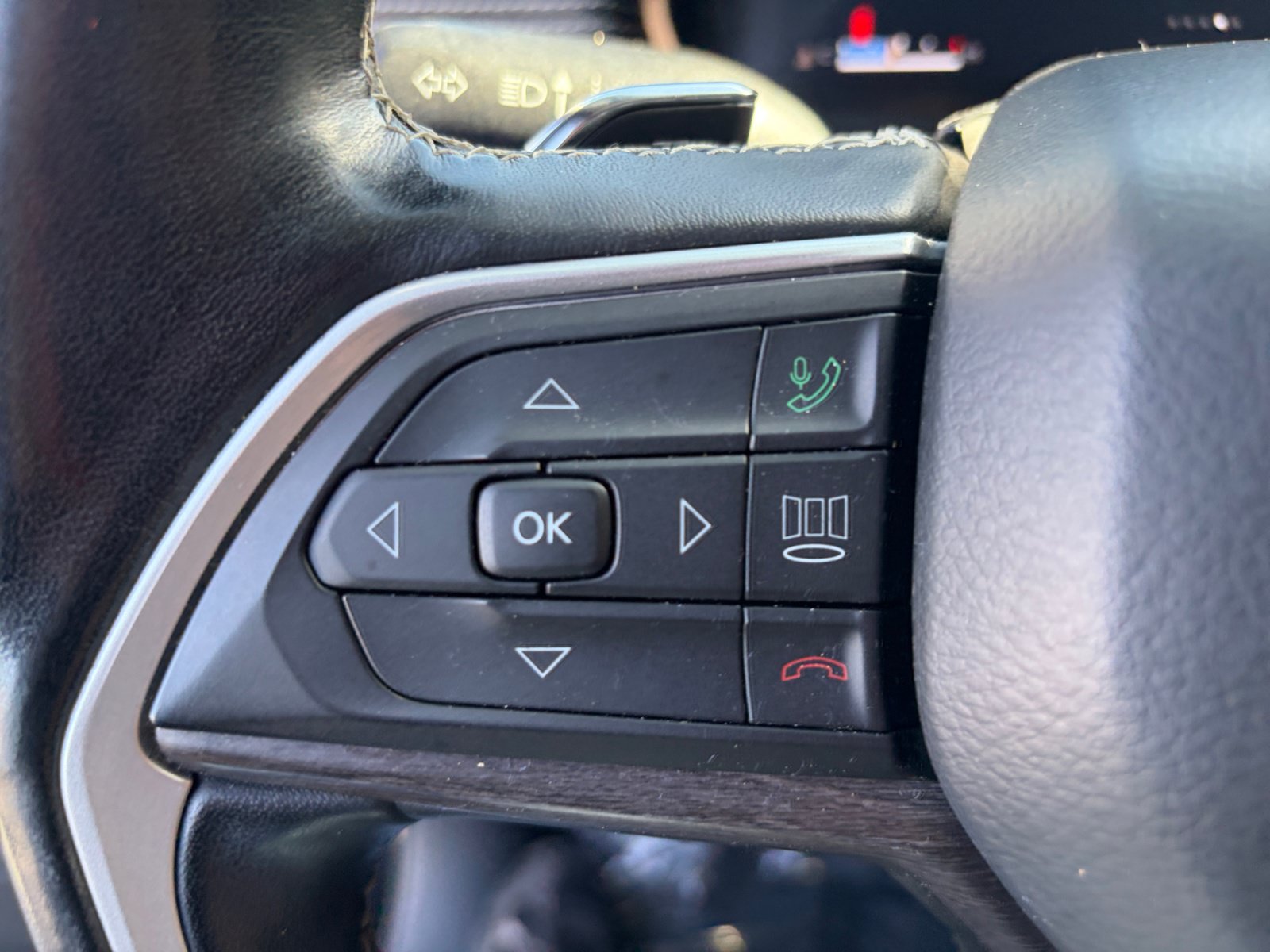 Used 2021 Jeep Grand Cherokee L Limited AWD/4WD image 21