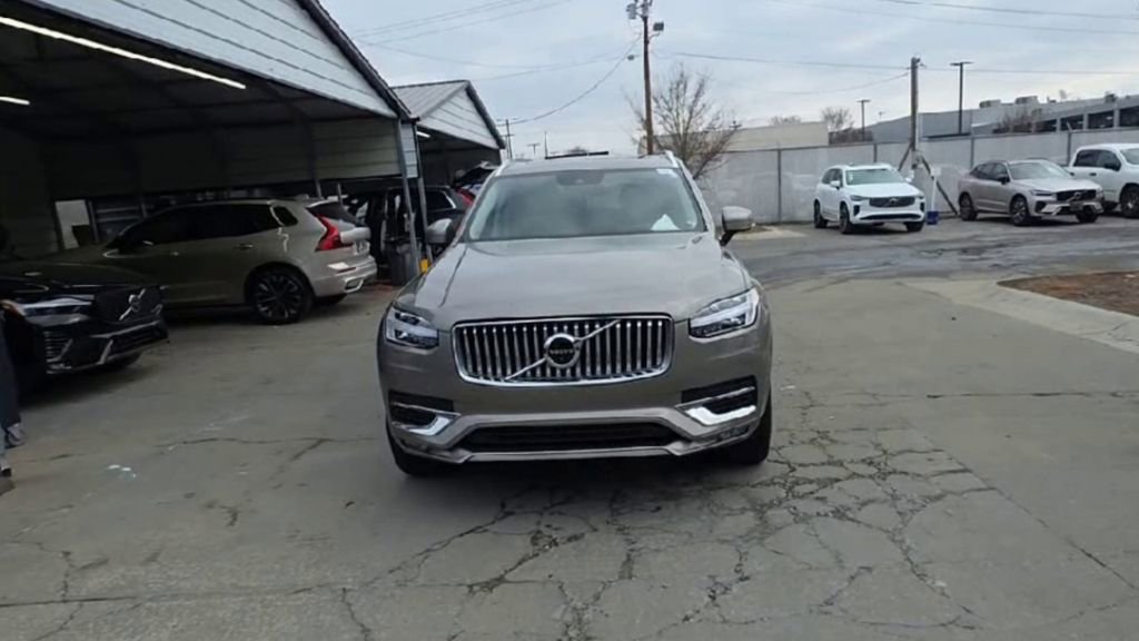 Used 2022 Volvo XC90 T6 Inscription w/ Advanced Package image 4