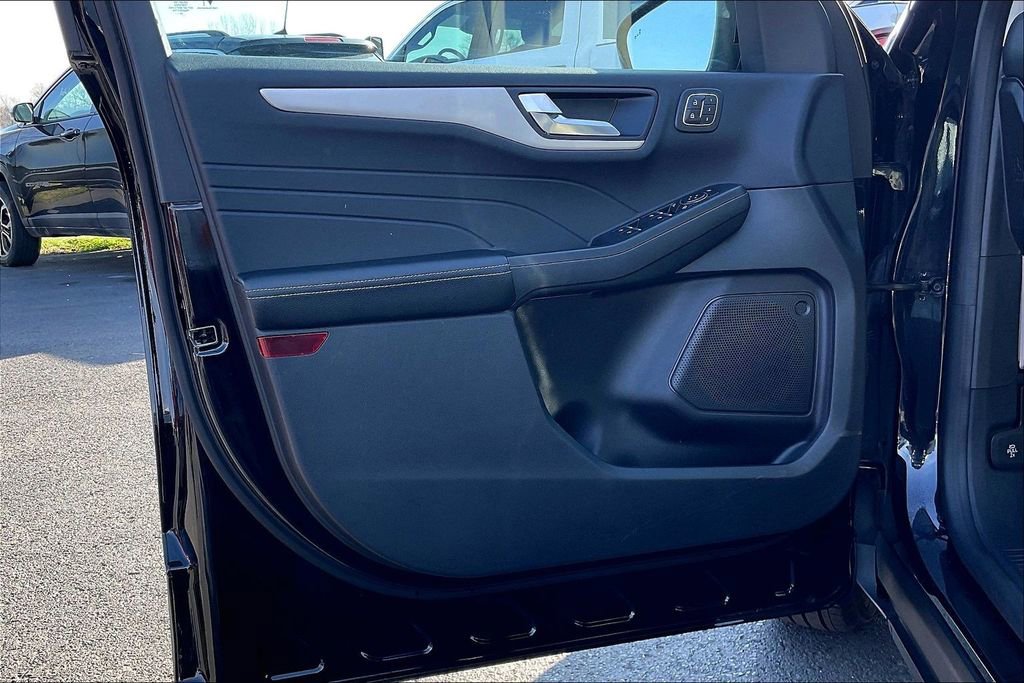 Used 2022 Ford Escape SEL w/ Technology Package AWD/4WD image 22