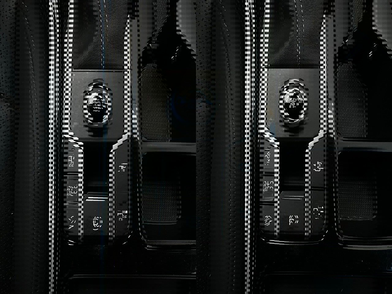 Used 2023 Kia Sorento SX image 25