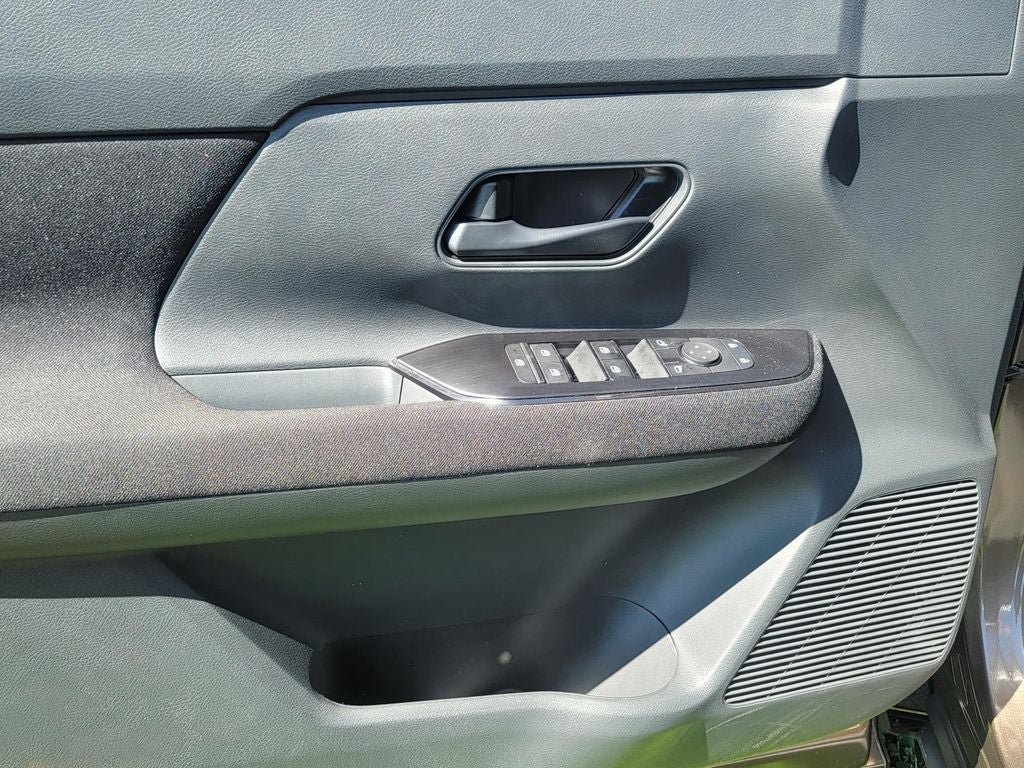New 2025 Nissan Kicks S w/ Charging Package AWD/4WD image 10