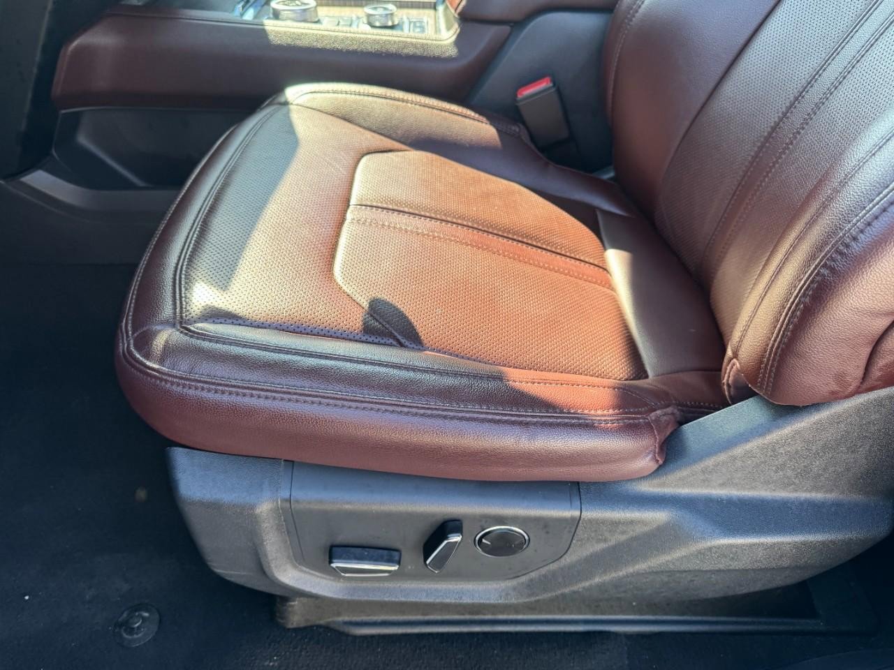 Used 2024 Ford Expedition Limited image 17