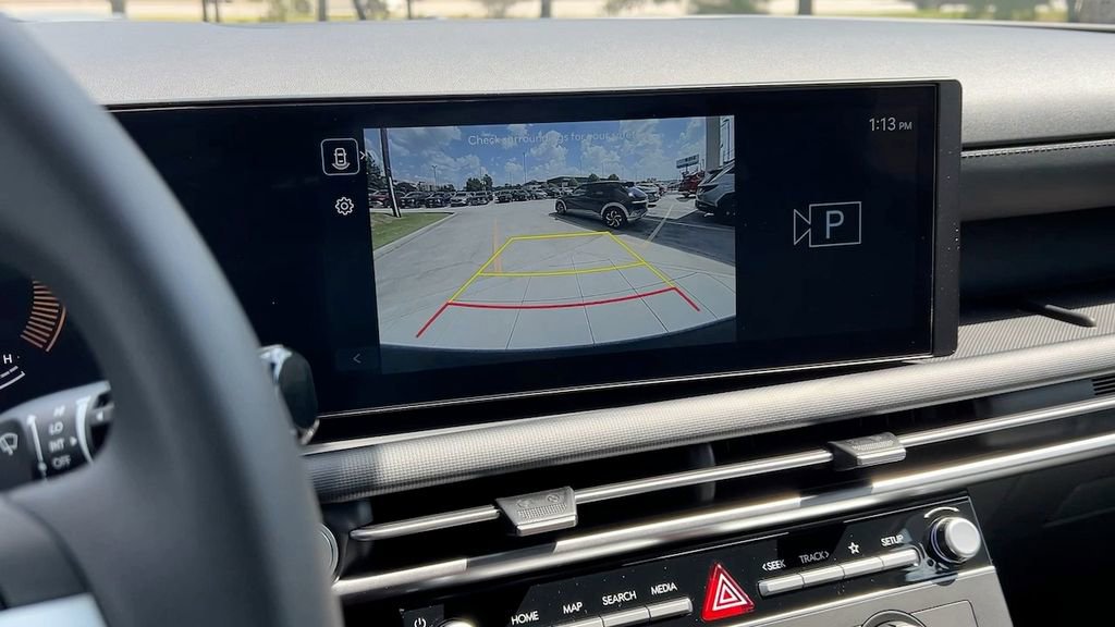 Used 2025 Hyundai Santa Cruz SE image 27