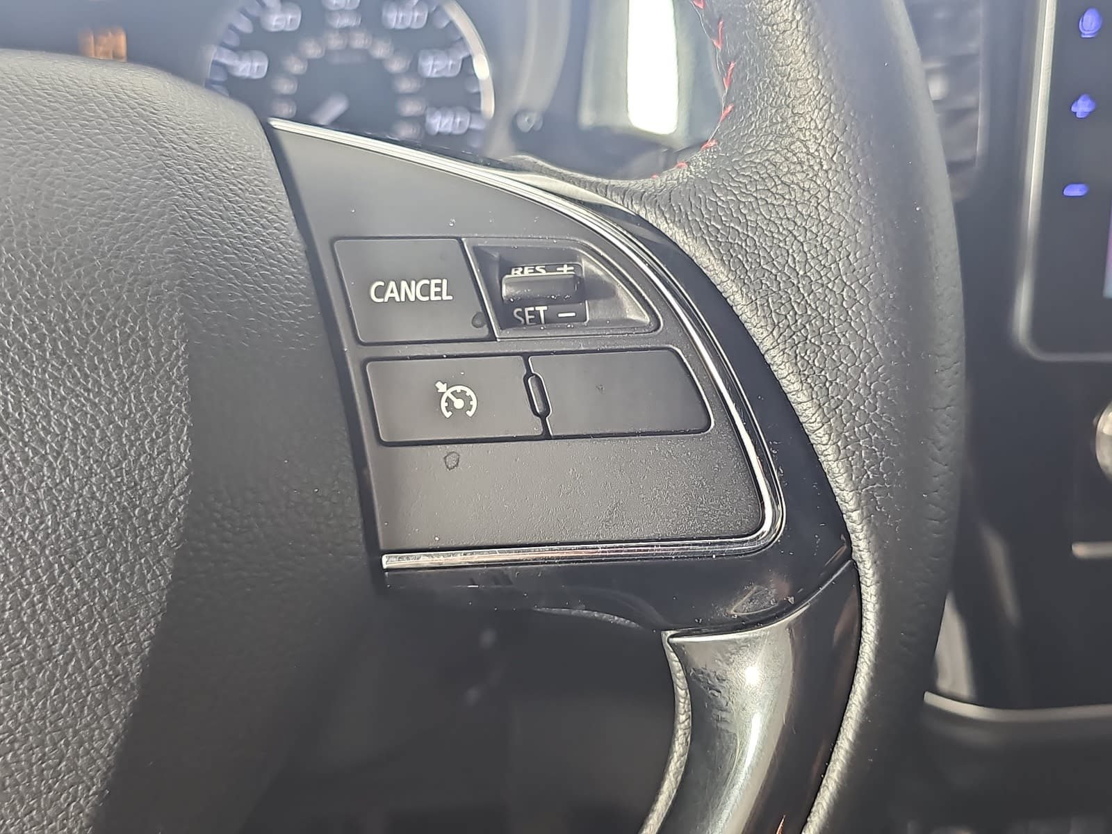 Used 2020 Mitsubishi Outlander SE FWD image 16