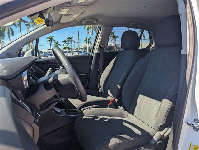 Used 2022 Chevrolet Trax LS w/ Tint and Cruise Package image 5