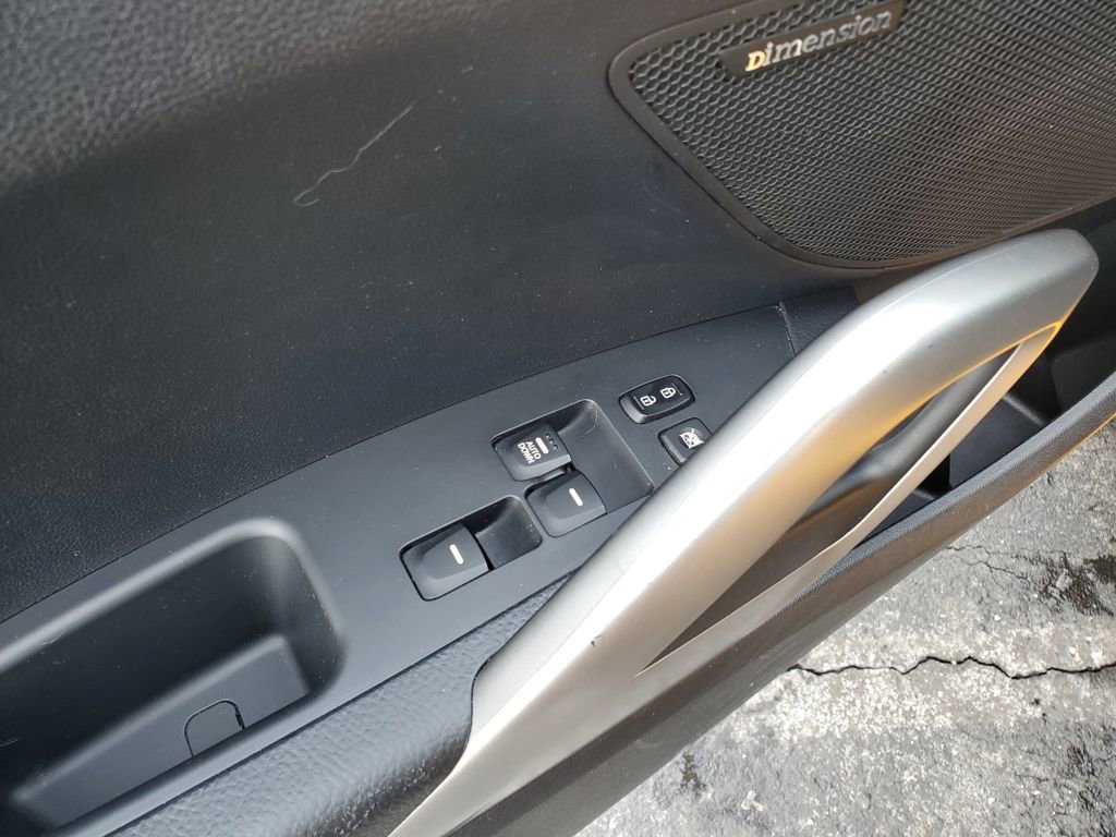 Used 2017 Hyundai Veloster Value Edition image 13