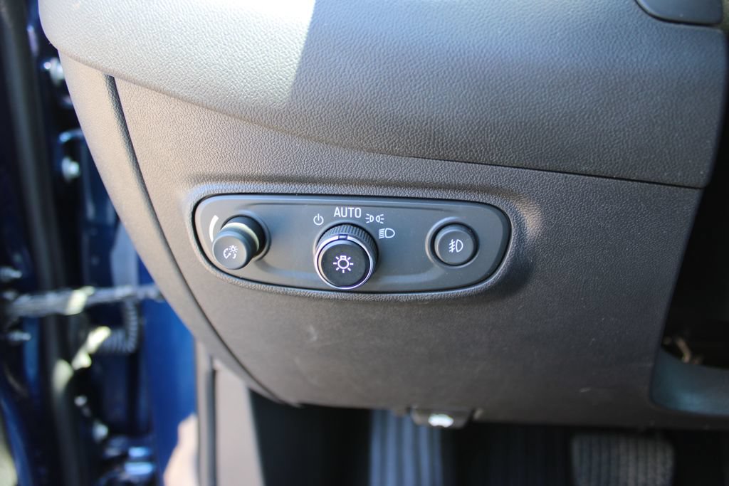 Certified 2023 Chevrolet Equinox Premier FWD image 16