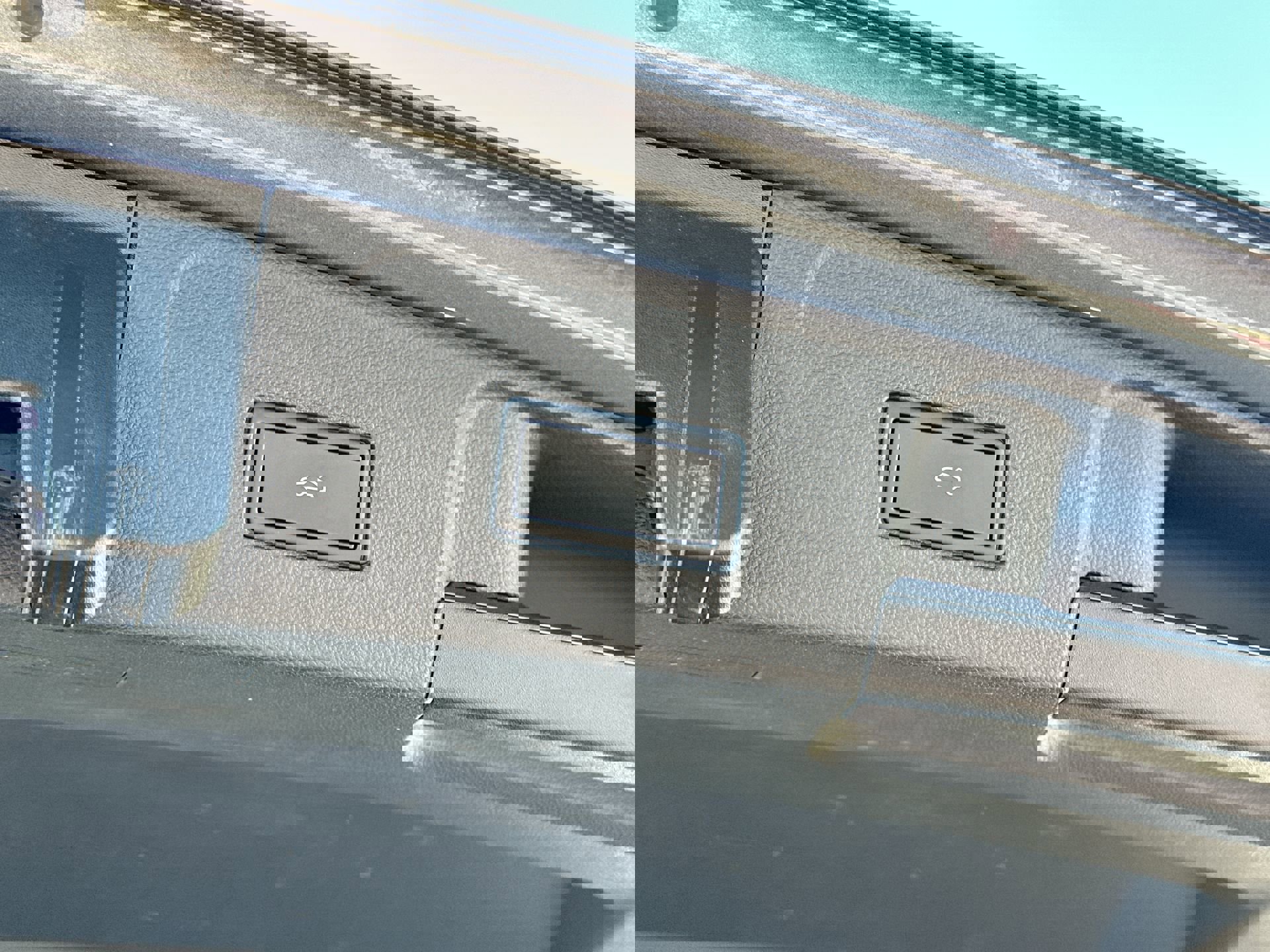 Used 2022 Volkswagen Atlas SE image 10