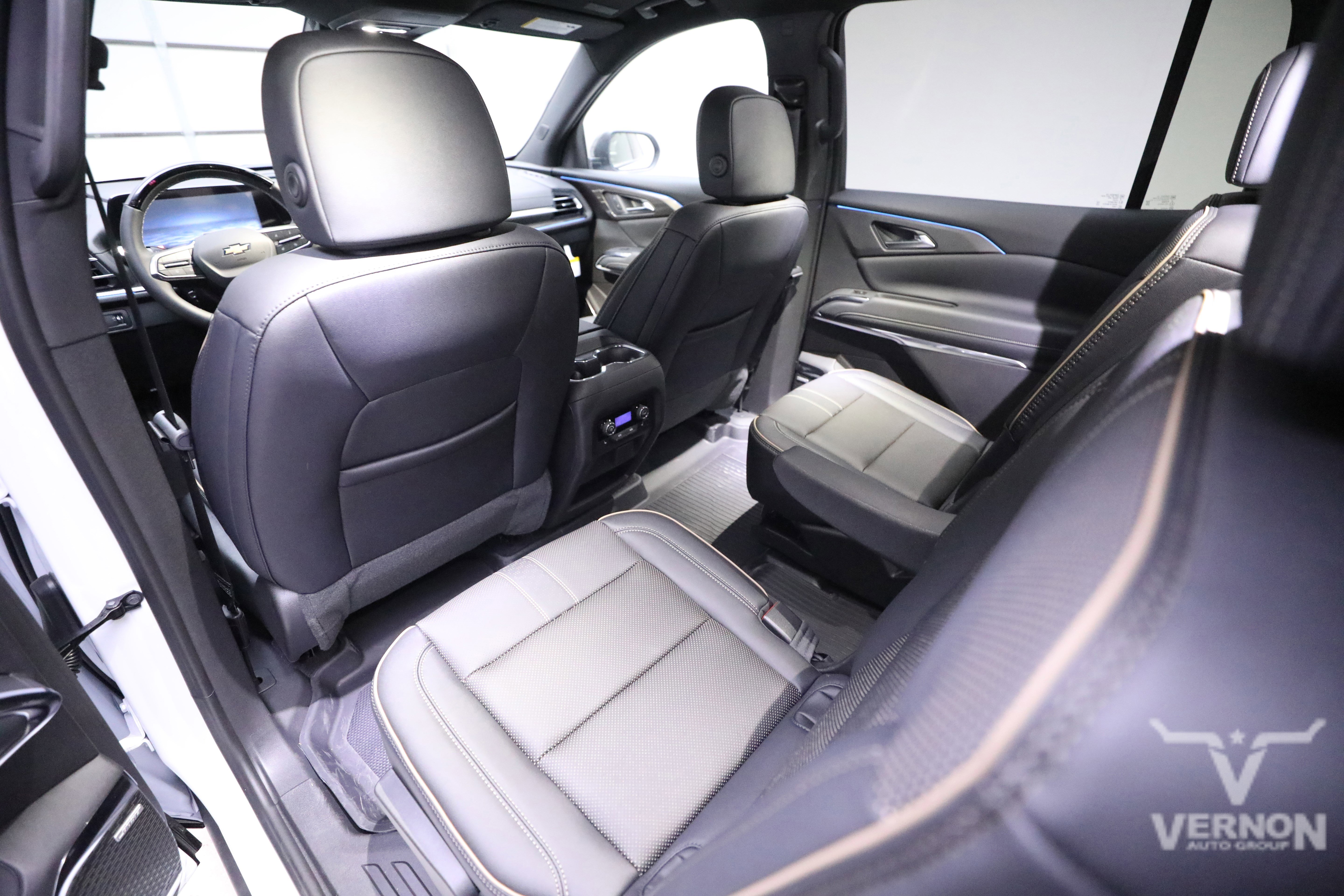 New 2026 Chevrolet Traverse High Country w/ LPO, Floor Liner Package image 9