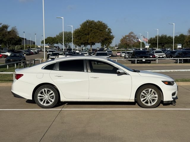Used 2017 Chevrolet Malibu LT FWD image 3