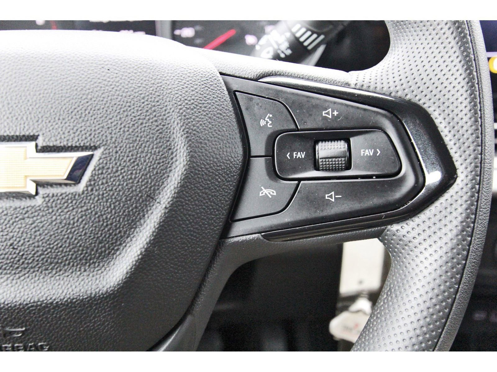 Used 2024 Chevrolet Trax LS w/ LS Convenience Package FWD image 20