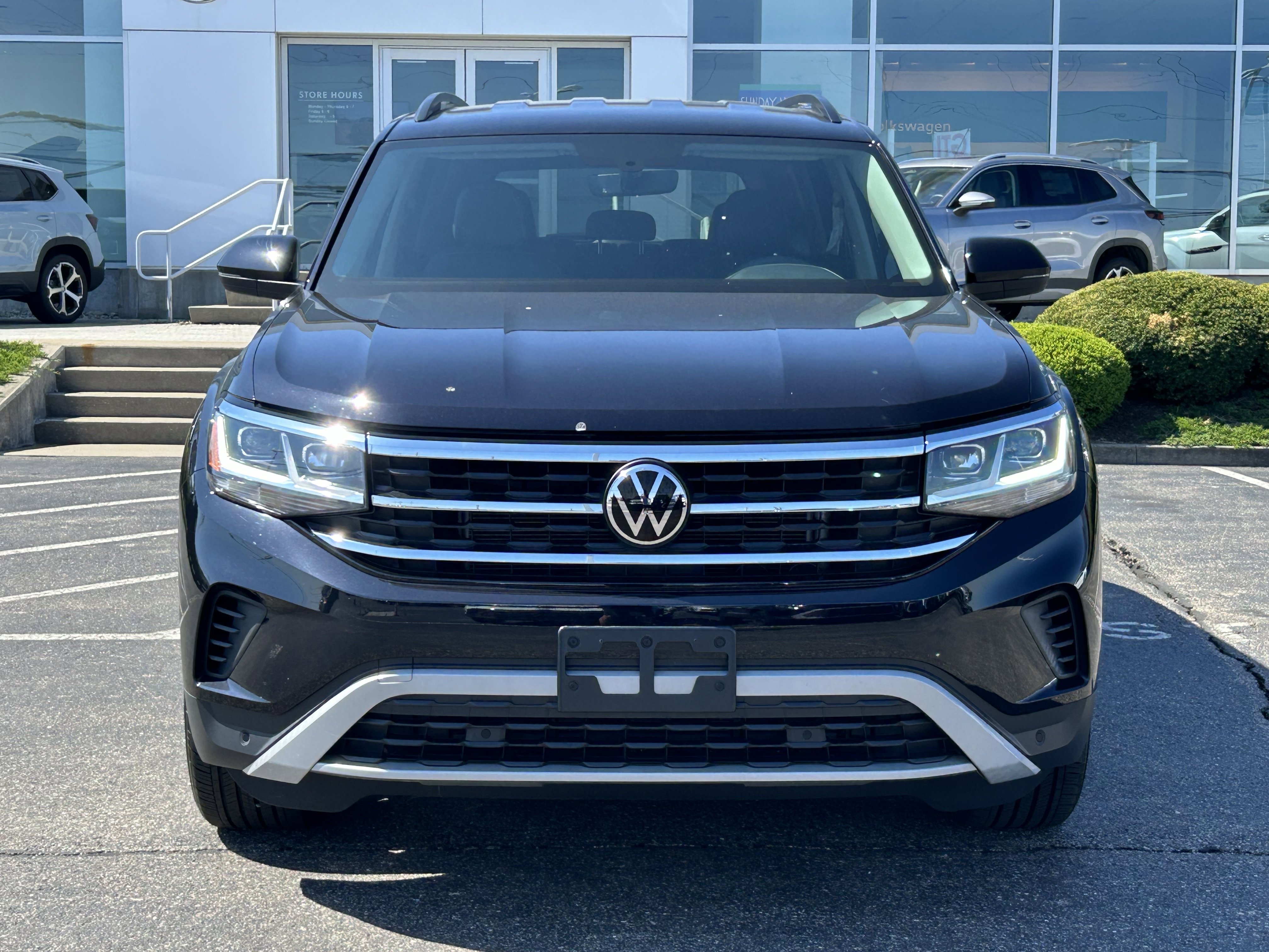 Certified 2023 Volkswagen Atlas SE AWD/4WD image 2