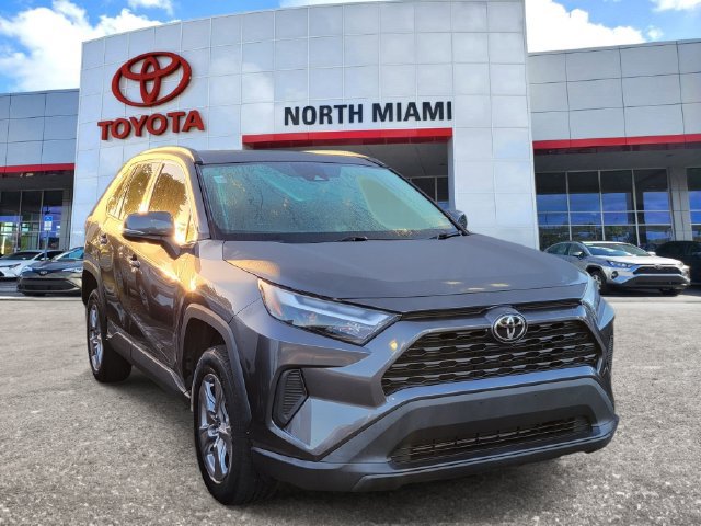 Used 2022 Toyota RAV4 XLE FWD image 1