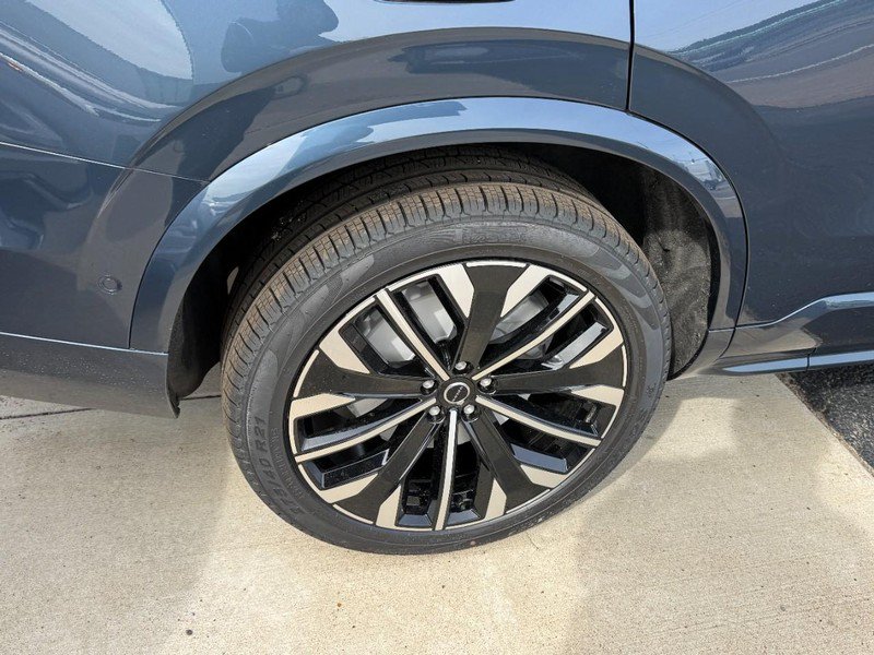 New 2026 Volvo XC90 T8 Ultra w/ Protection Package AWD/4WD image 4