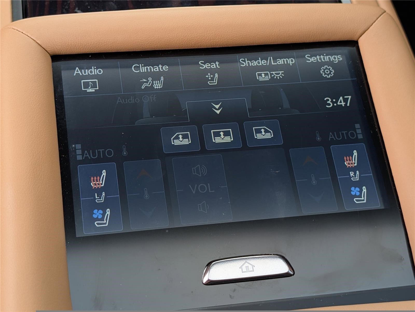 Used 2022 Lexus LS 500 AWD w/ Luxury Package image 16