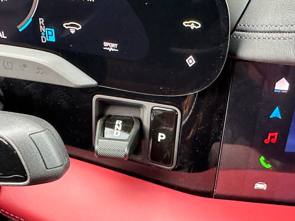 Used 2026 Porsche Taycan image 35