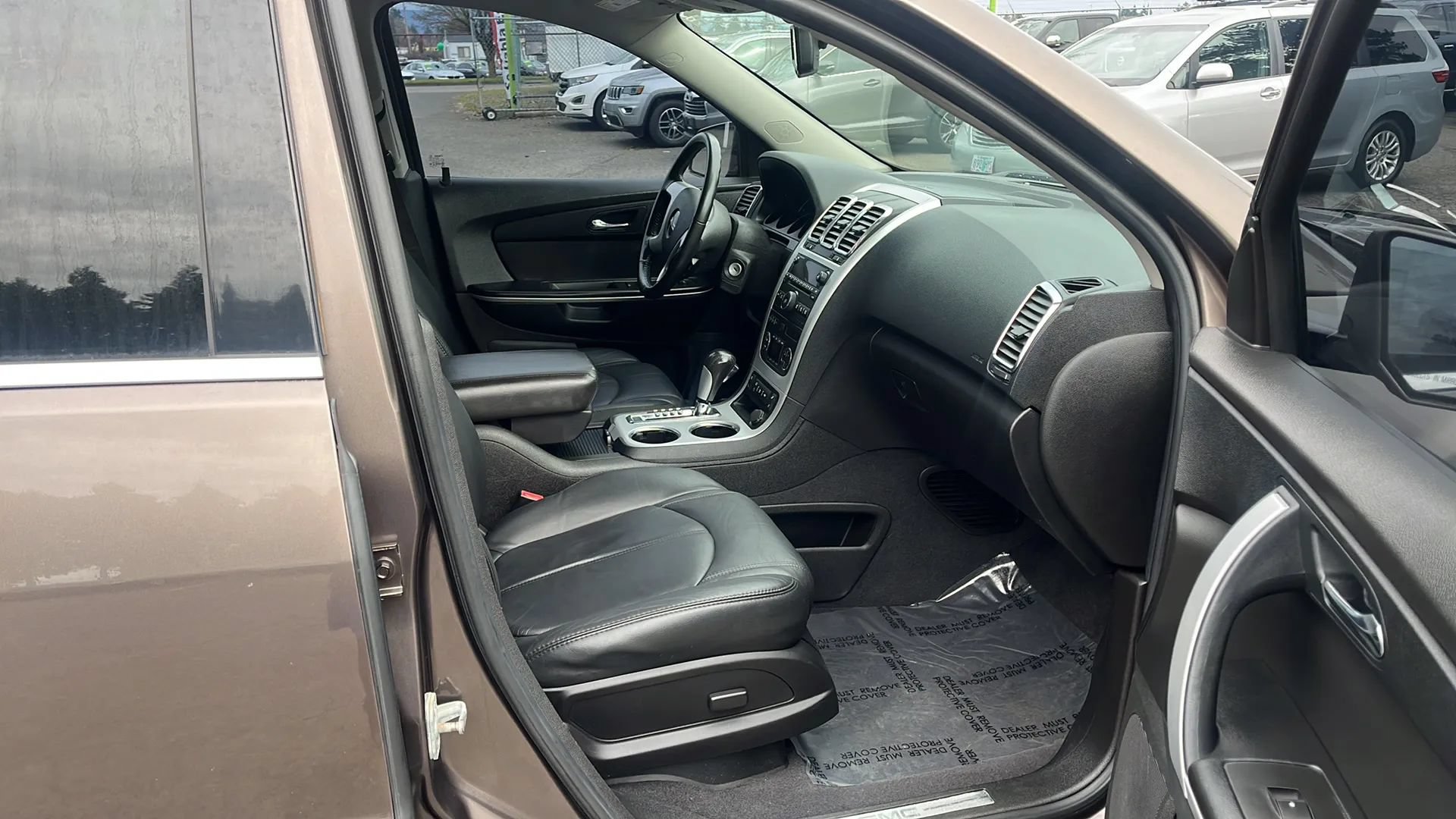 Used 2011 GMC Acadia SLT AWD/4WD image 17